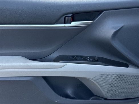 Used 2024 Toyota Camry SE image 23