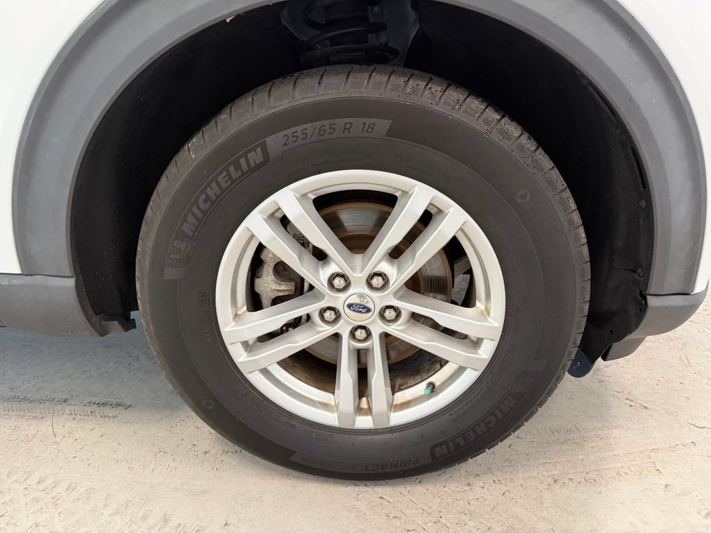 Used 2020 Ford Explorer XLT w/ Equipment Group 202A AWD/4WD image 38