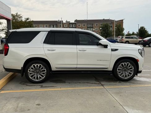 Used 2023 GMC Yukon Denali Ultimate AWD/4WD image 7