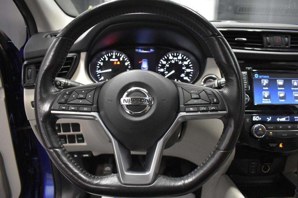 Used 2017 Nissan Rogue Sport SL w/ SL Premium Package AWD/4WD image 29