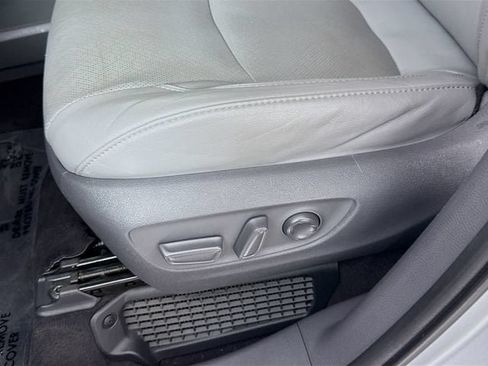 Certified 2021 Toyota Sienna Limited FWD image 22