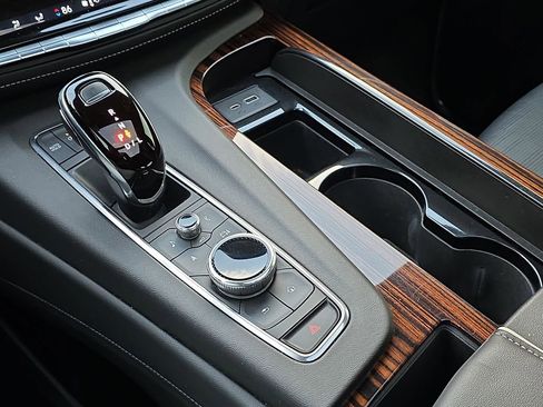 Used 2021 Cadillac Escalade ESV Premium Luxury w/ Performance Package image 28