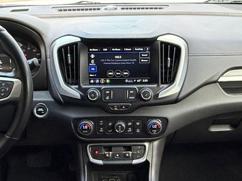Used 2024 GMC Terrain SLT AWD/4WD image 17