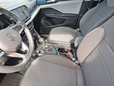 Used 2022 Volkswagen Taos SE image 18