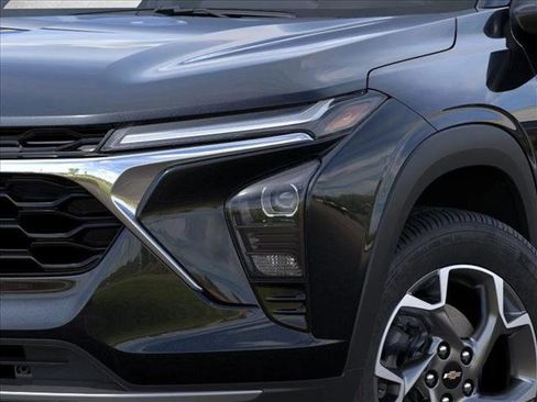 New 2026 Chevrolet Trax LT w/ Driver Confidence Package image 10