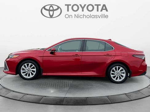 Used 2023 Toyota Camry LE image 3