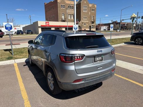 Used 2021 Jeep Compass Sport image 4