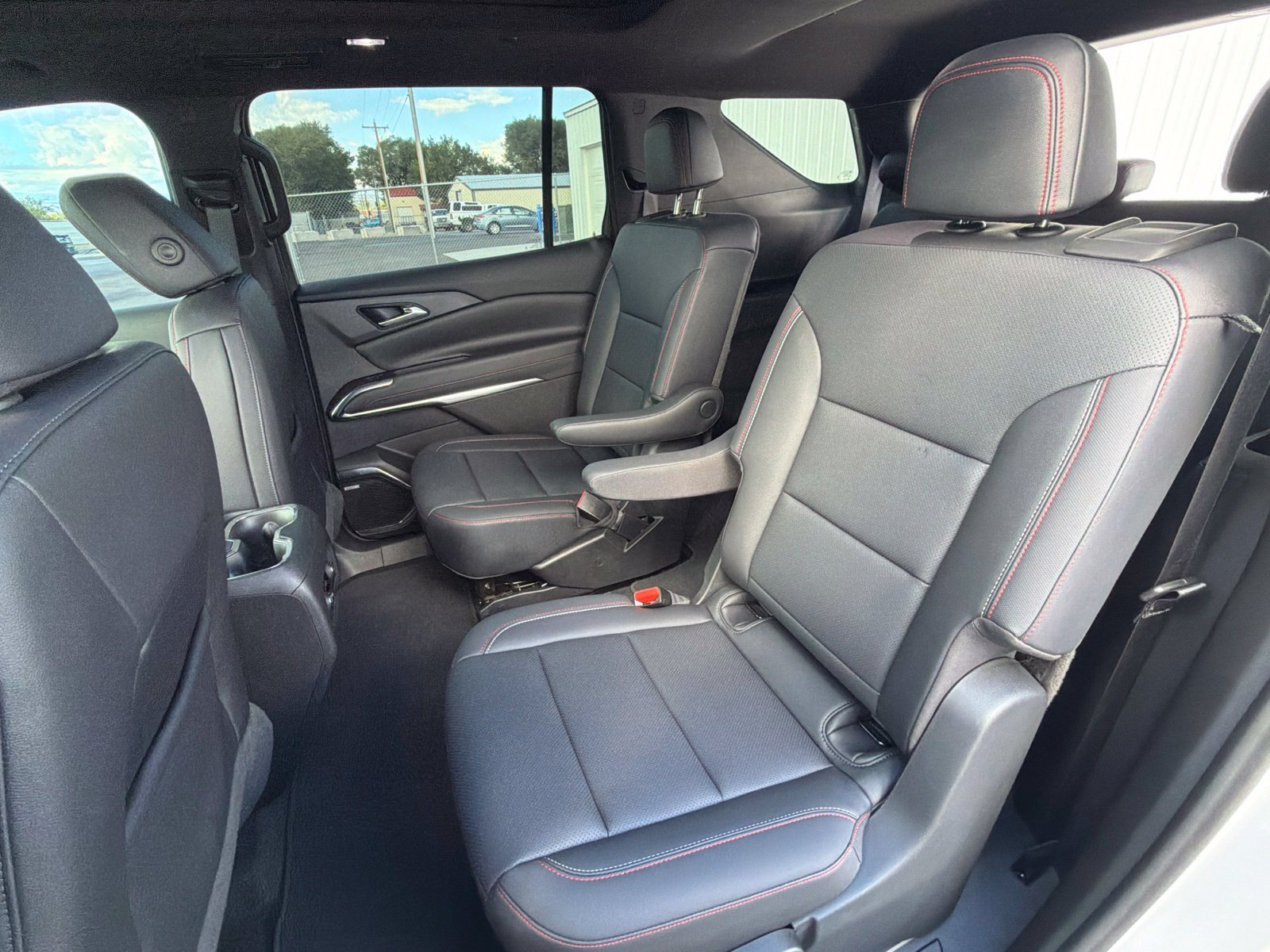 Used 2024 Chevrolet Traverse Z71 w/ Enhanced Driving Package AWD/4WD image 27