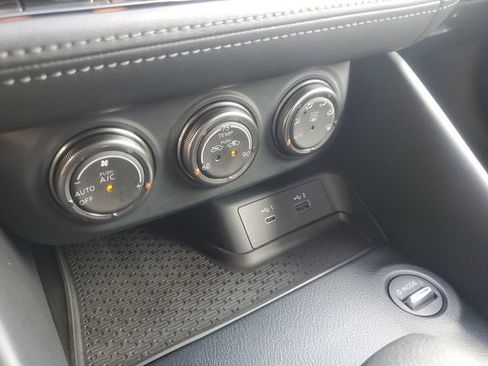 Certified 2025 Nissan Z Performance w/ Floor Mat Package RWD image 18