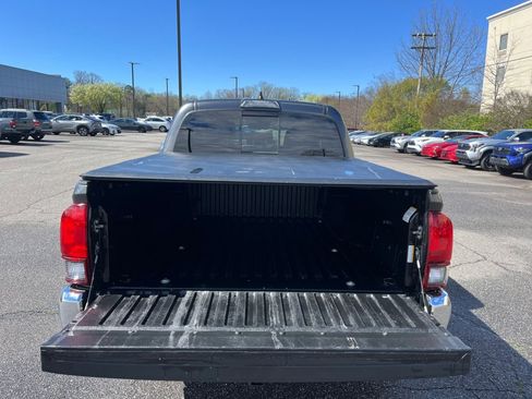 Used 2019 Toyota Tacoma SR5 image 14