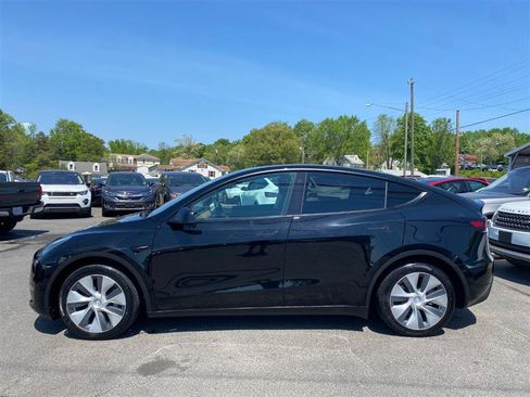 Used 2023 Tesla Model Y Long Range AWD/4WD image 2