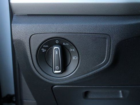 Used 2023 Volkswagen Atlas SE w/ Panoramic Sunroof Package image 10