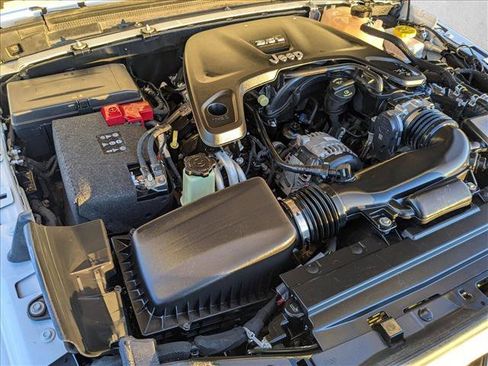 Used 2018 Jeep Wrangler Unlimited Sahara w/ Uconnect 4C Nav & Sound Group image 24