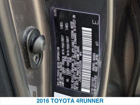 Used 2016 Toyota 4Runner SR5 AWD/4WD image 26