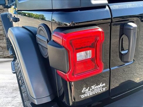 Used 2021 Jeep Wrangler Unlimited Rubicon w/ LED Lighting Group AWD/4WD image 23