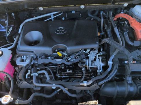 Certified 2021 Toyota Venza LE w/ Carpet Mat Package (TMS) image 29