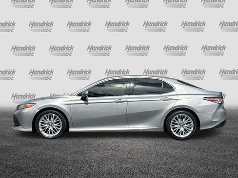 Used 2019 Toyota Camry XLE FWD image 8