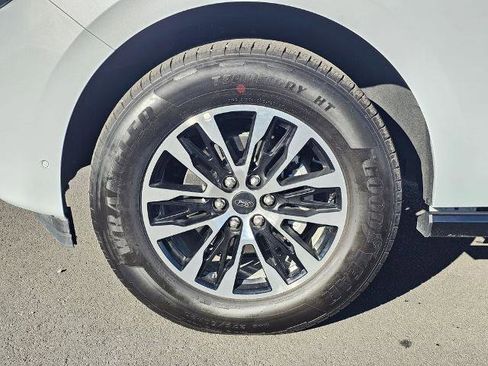 Certified 2025 Ford Expedition Max Platinum image 8