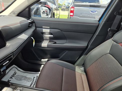 Used 2025 Nissan Kicks SR w/ SR Premium Package AWD/4WD image 15