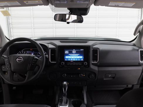 Used 2024 Nissan Frontier SV w/ SV Convenience Package RWD image 35