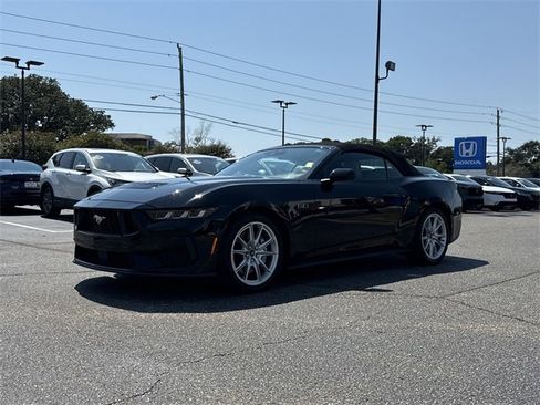 Used 2024 Ford Mustang GT Premium image 11