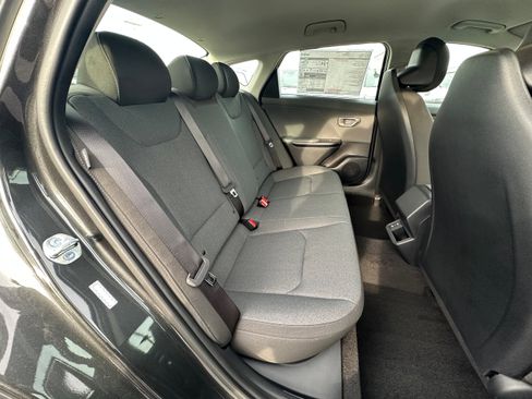 New 2025 Kia K4 LX image 13