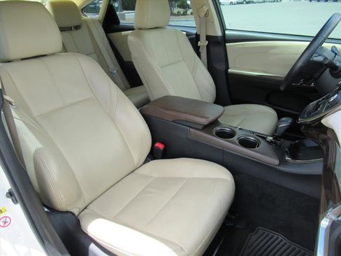 Used 2013 Toyota Avalon XLE Touring FWD image 9