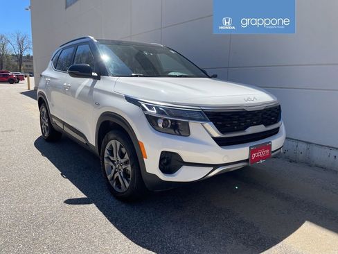 Used 2023 Kia Seltos S AWD/4WD image 1