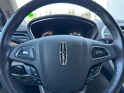 Used 2017 Lincoln MKC Select w/ Select Plus Package FWD image 24