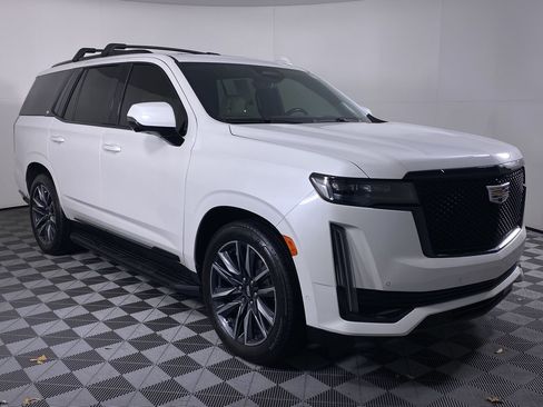 Certified 2022 Cadillac Escalade Sport w/ Touring Package image 22