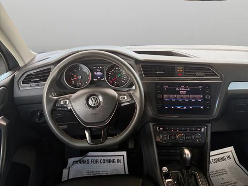 Used 2021 Volkswagen Tiguan SE AWD/4WD image 28