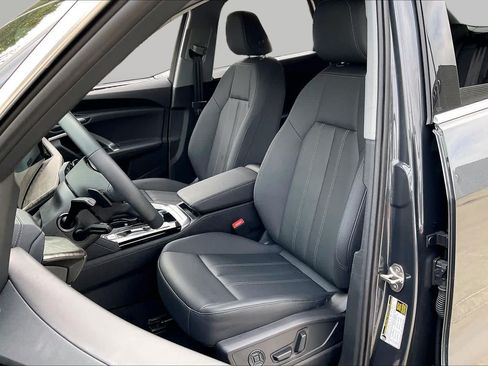 Used 2026 Audi Q5 Premium AWD/4WD image 8