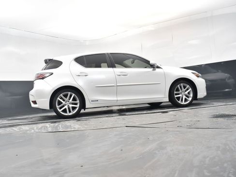 Used 2017 Lexus CT 200h image 28