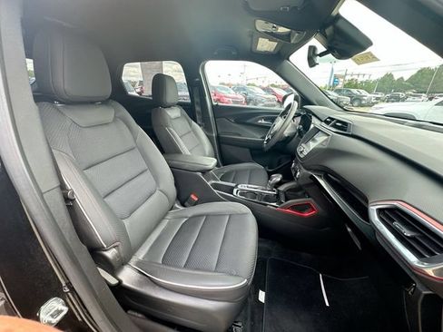 Used 2023 Chevrolet TrailBlazer RS AWD/4WD image 31