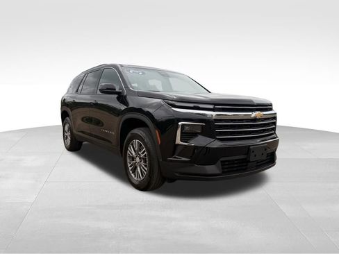Certified 2025 Chevrolet Traverse LT AWD/4WD image 11