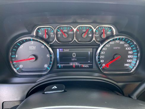 Used 2018 Chevrolet Tahoe LT image 24