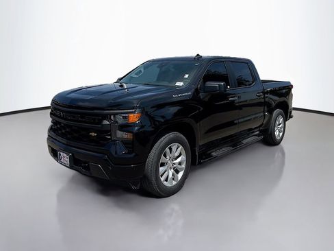Used 2023 Chevrolet Silverado 1500 Custom RWD image 3