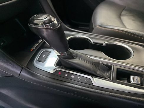 Used 2018 Chevrolet Equinox Premier FWD image 27