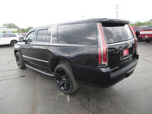 Used 2016 Cadillac Escalade ESV Luxury AWD/4WD image 9