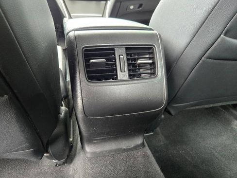 Used 2018 Honda Accord Touring image 11