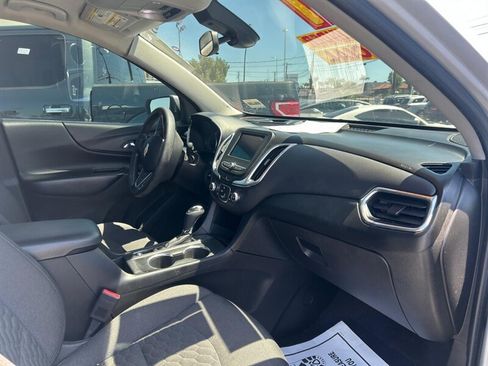 Used 2021 Chevrolet Equinox LT FWD image 22