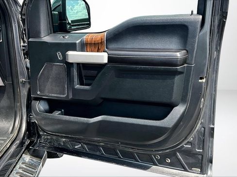 Used 2018 Ford F150 Lariat w/ Equipment Group 502A Luxury AWD/4WD image 21