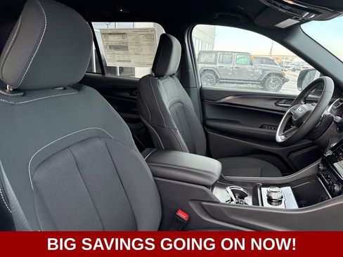 New 2025 Jeep Grand Cherokee Laredo image 45