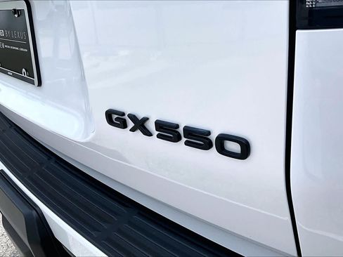 Used 2024 Lexus GX 550 w/ Accessory Package (Z1) AWD/4WD image 10