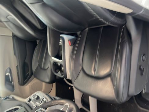 Used 2023 Chrysler Pacifica Touring-L FWD image 14