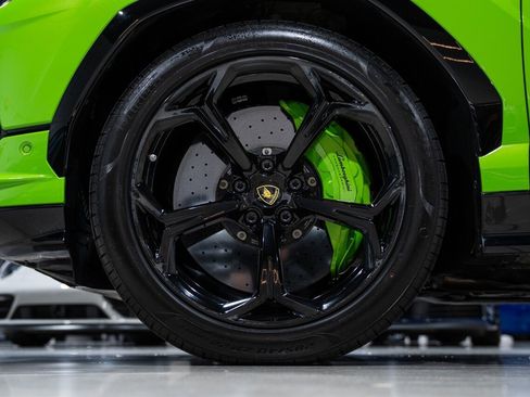 Used 2023 Lamborghini Urus S image 11