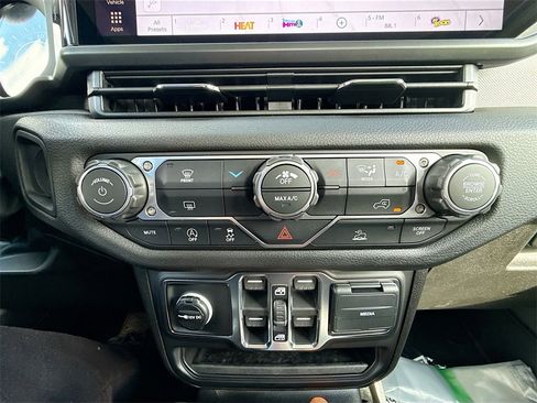 New 2026 Jeep Gladiator Sport image 15