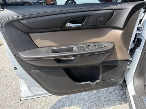 Used 2017 GMC Acadia Limited SLT FWD image 12