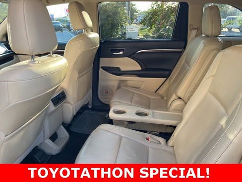 Used 2016 Toyota Highlander Limited Platinum image 13