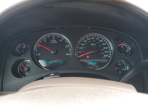 Used 2011 Chevrolet Suburban LTZ image 29